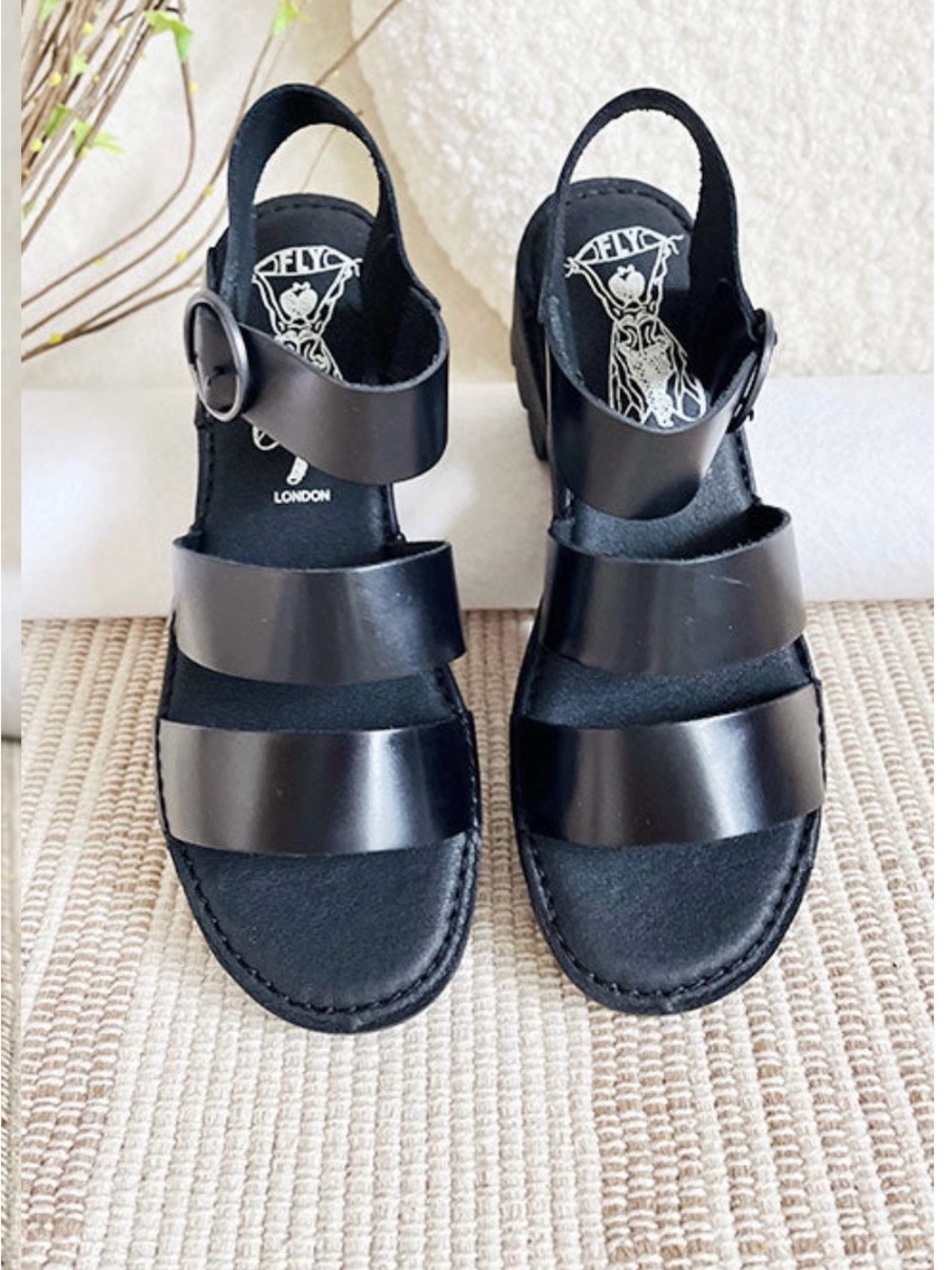 FLY LONDON NWT Egly Leather Black Sandals - Picture 5 of 11